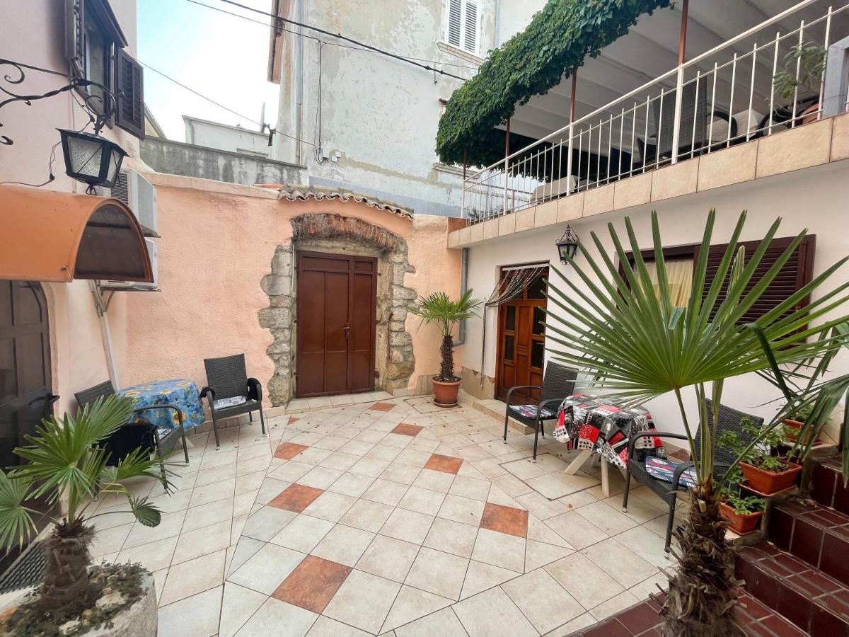 Casa Di Nives Apartment Krk Town Luaran gambar